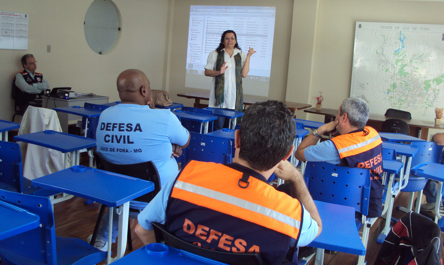 Portal de Notcias PJF | Oficina para capacitao de servidores  realizada na Defesa Civil | DEFESA CIVIL - 22/8/2014